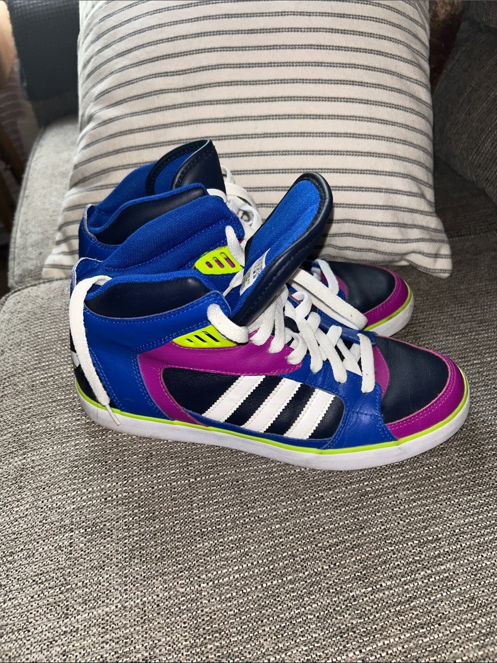 adidas High-Top Sneakers in Navy, Blue, Magenta & Neon Yellow - Picture 4 of 6